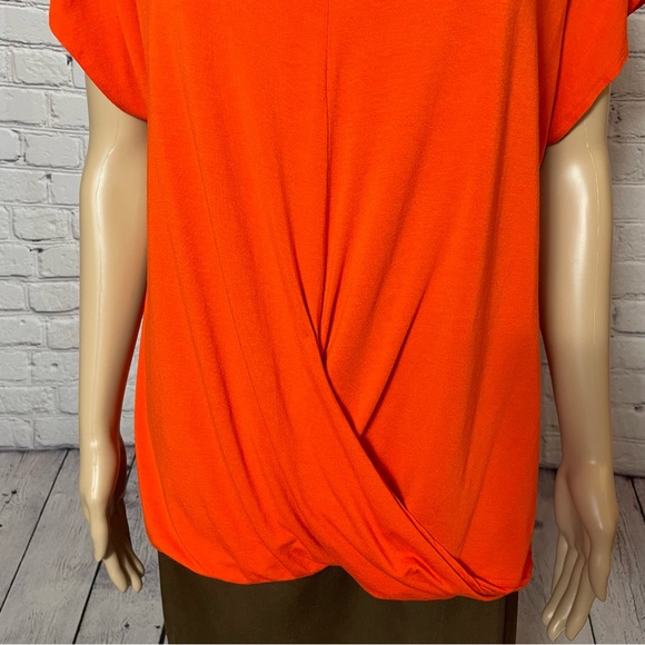 New Vince Camuto Red Drape Front Short Sleeve Top Size L - Picture 5 of 9